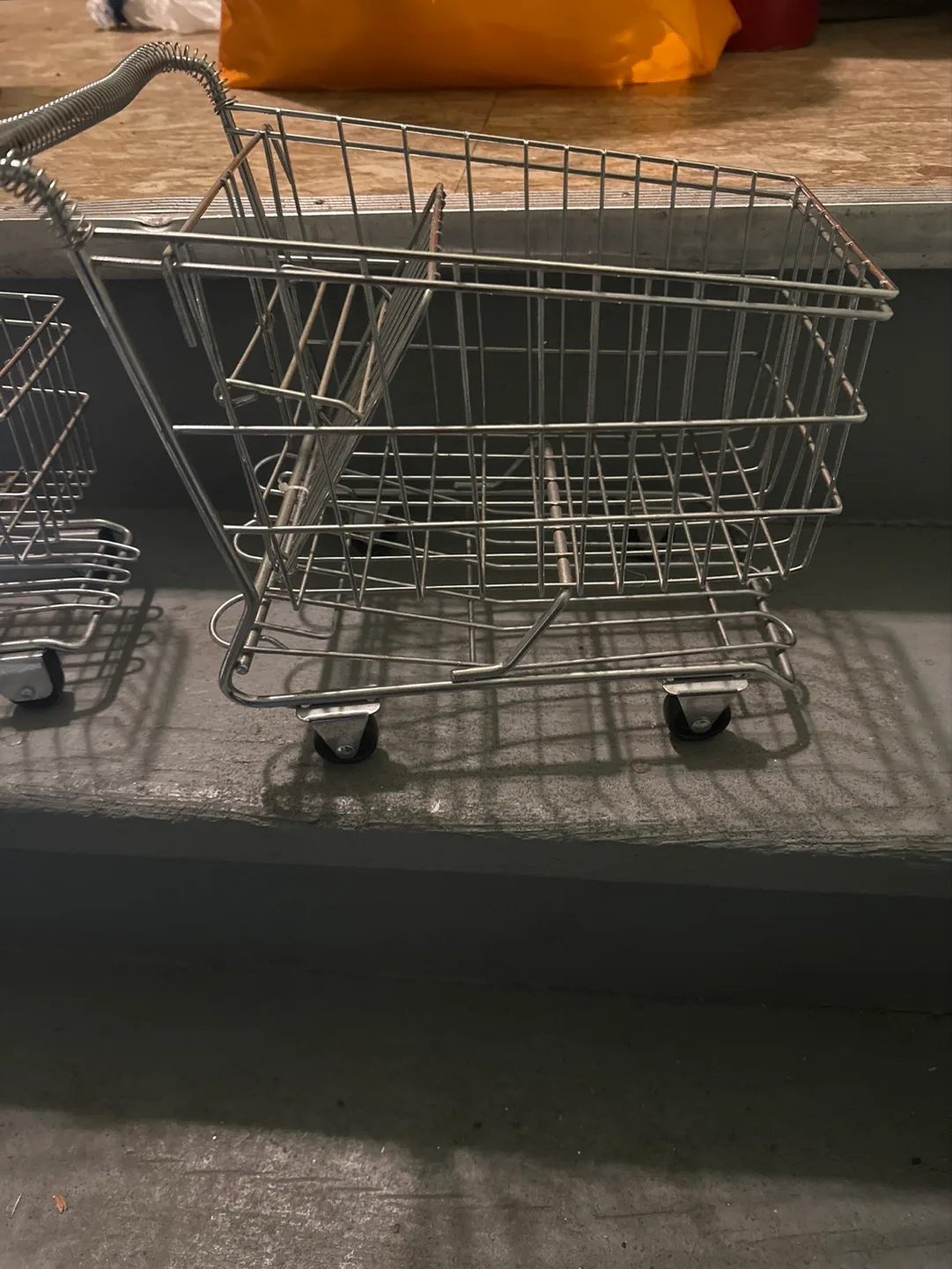 Miniature Metal Shopping Cart thumbnail