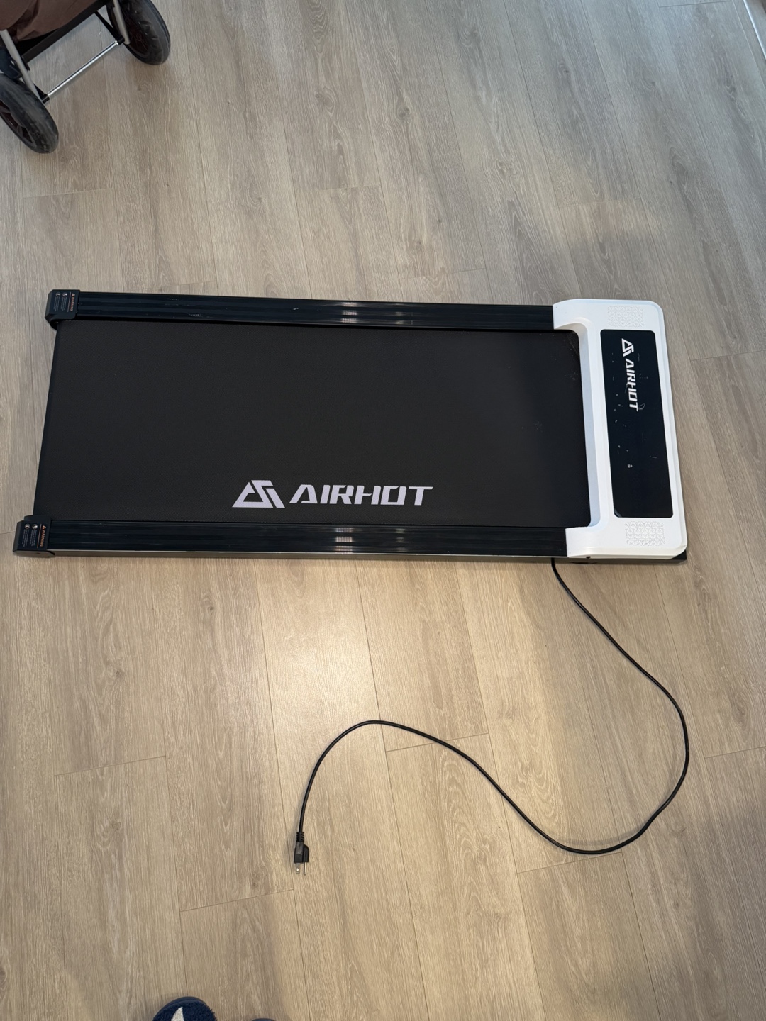 AIRHOT Folding Treadmill - Excellent Condition