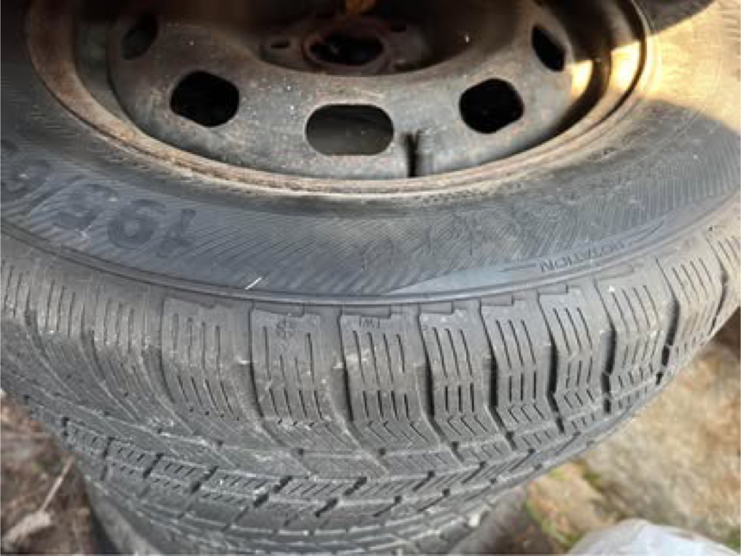 2009 Volkswagen Jetta Used 185/70R14 Winter Tires on Steel Rims - photo 2
