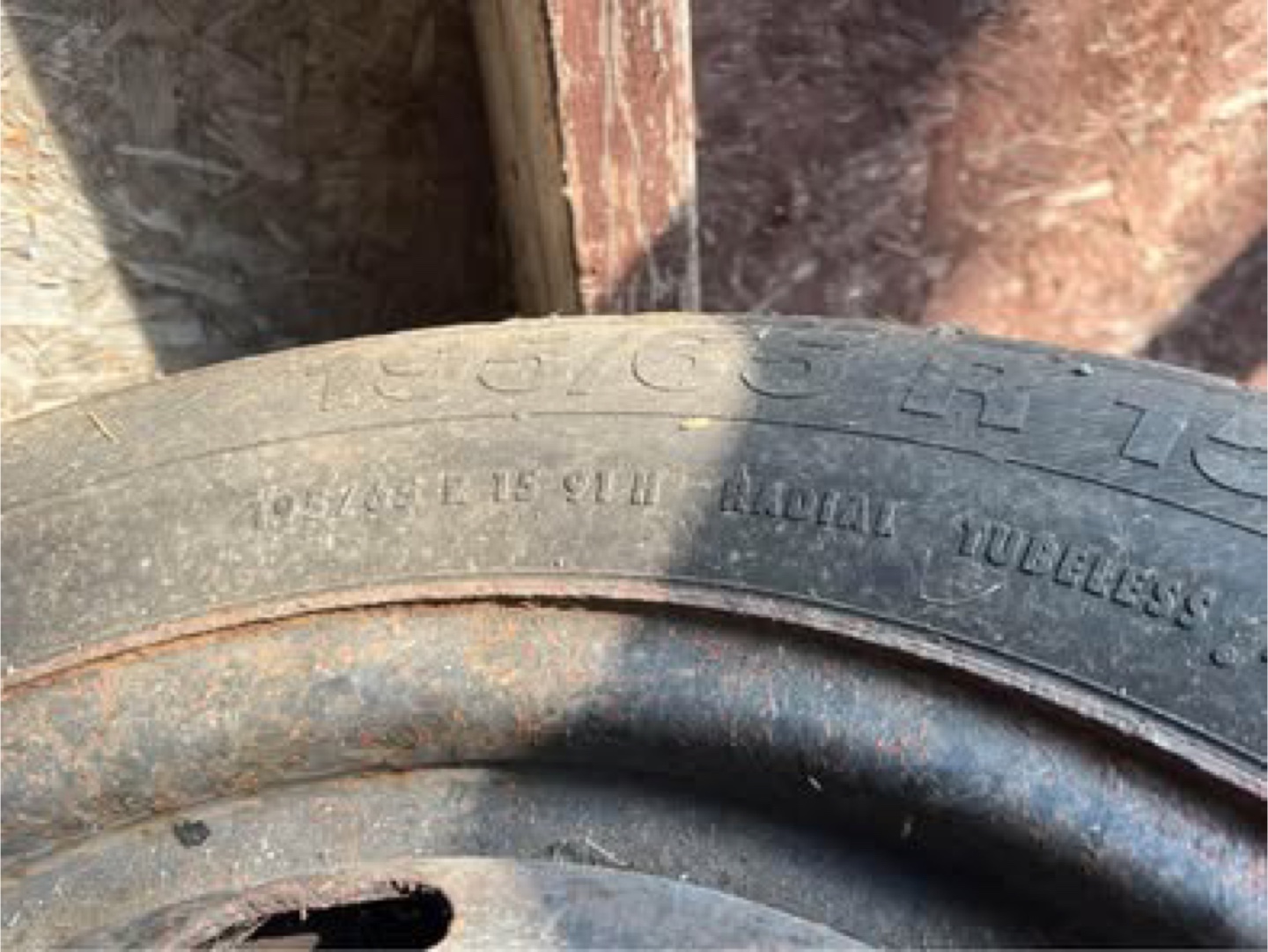 2009 Volkswagen Jetta Used 185/70R14 Winter Tires on Steel Rims - photo 4