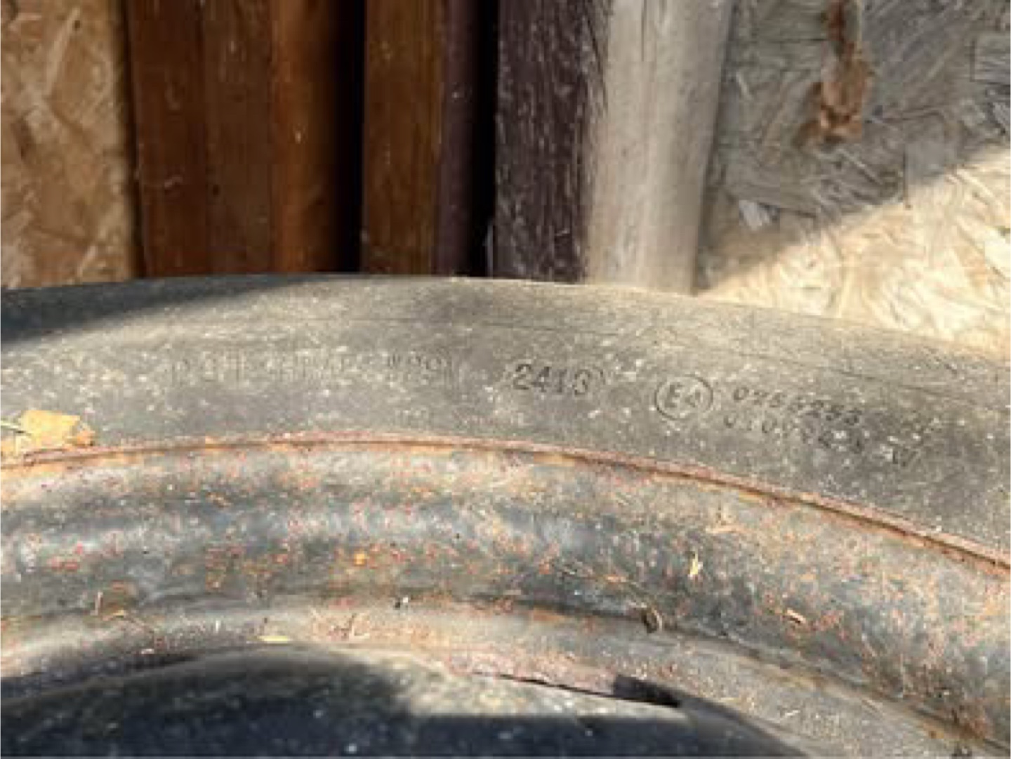 2009 Volkswagen Jetta Used 185/70R14 Winter Tires on Steel Rims - photo 3