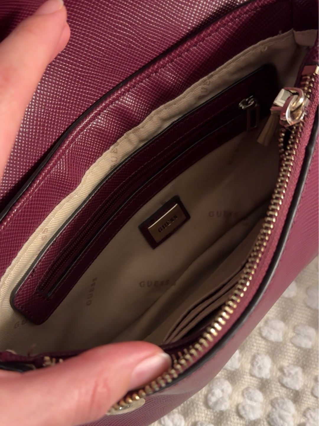 Burgundy GUESS shoulder bag - photo 5