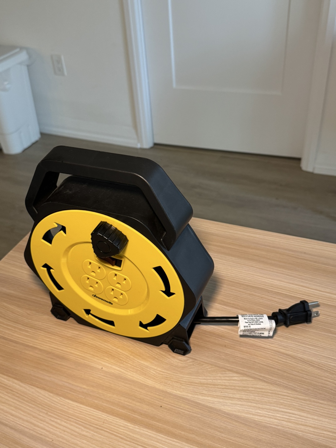 25ft Heavy-Duty Extension Cord Reel m - photo 2