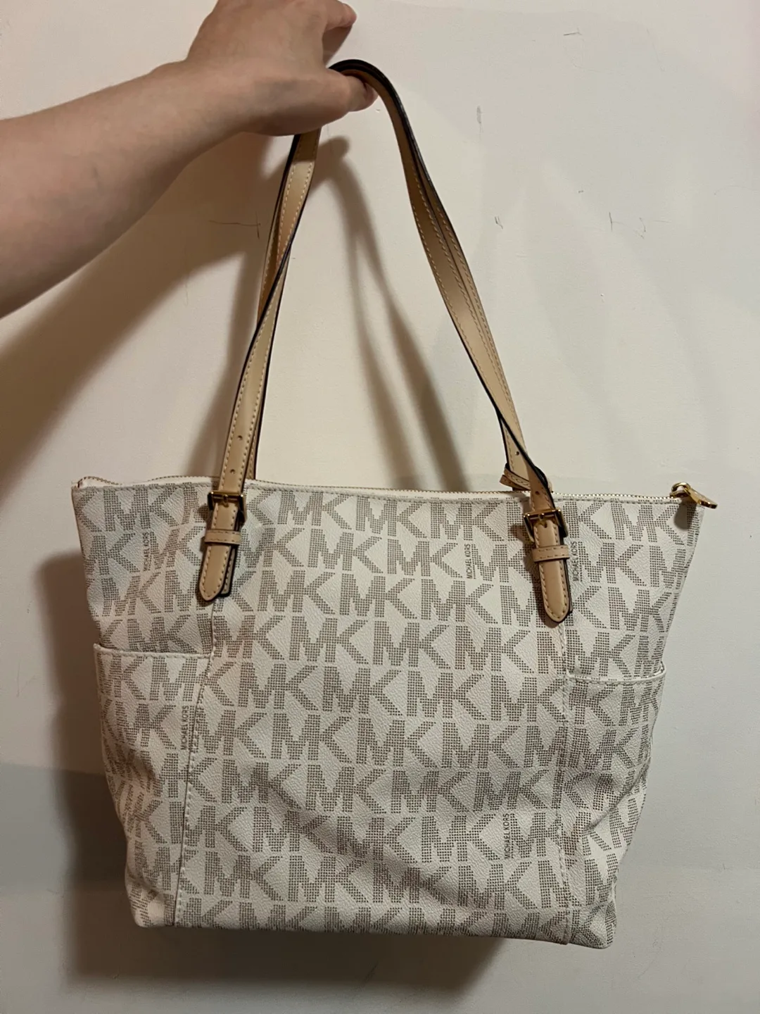 [100% New‼️]Michael Kors Signature Tote Bag image indicator(3)