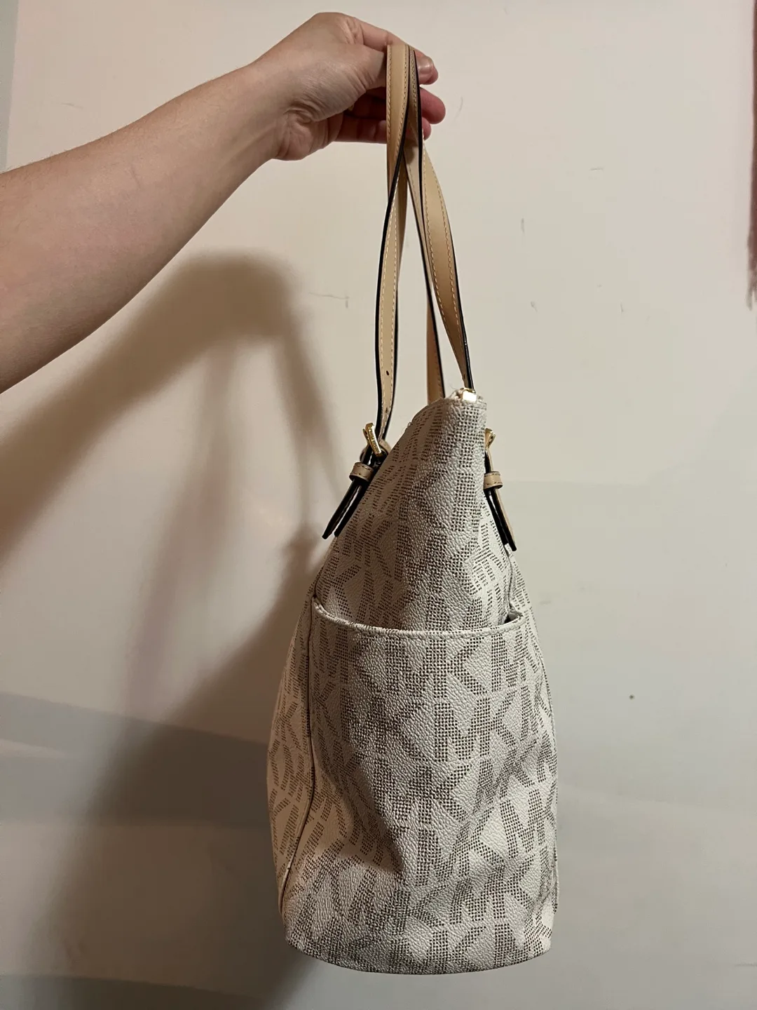 [100% New‼️]Michael Kors Signature Tote Bag image indicator(2)