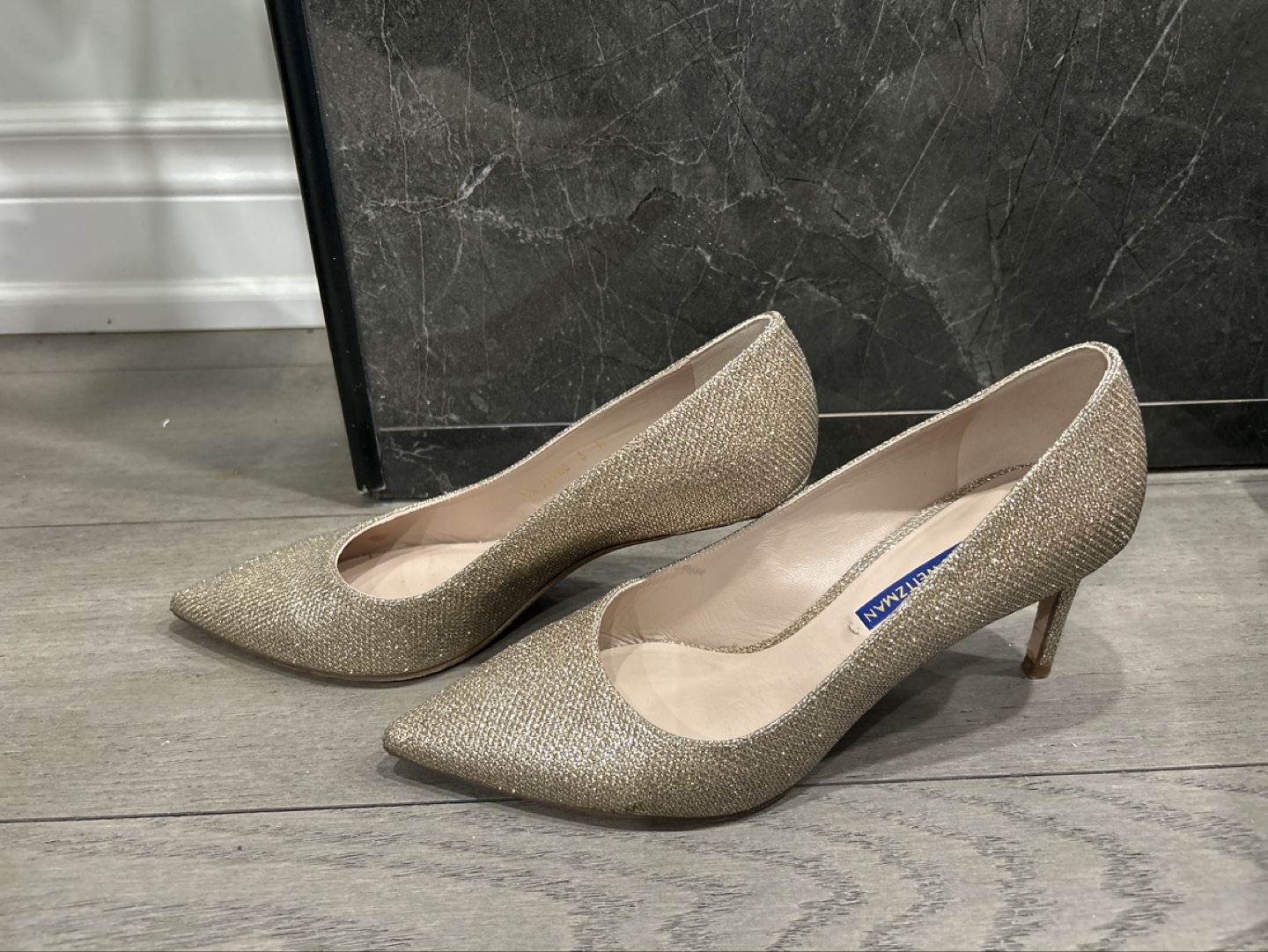 Stuart Weitzman Gold Glitter Heels, Size 6 - photo 2