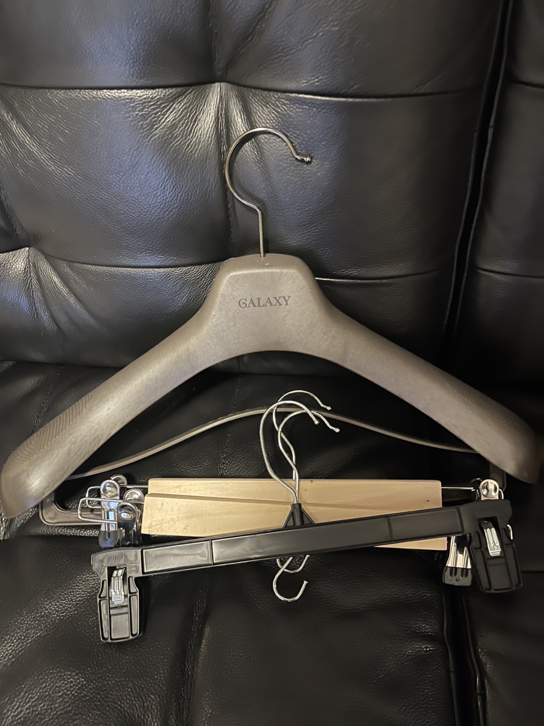 30 Bulk Lot of Plastic Hangers (Small,  Large, Pant Hanger) - photo 2