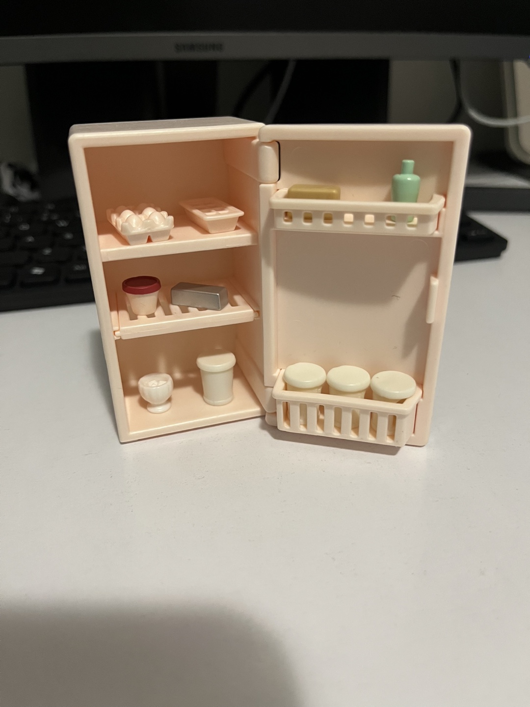 Calico Critters Refrigerator Playset