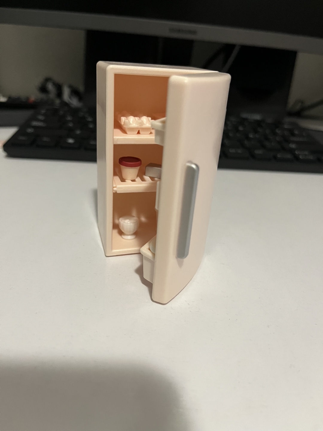 Calico Critters Refrigerator Playset - photo 2