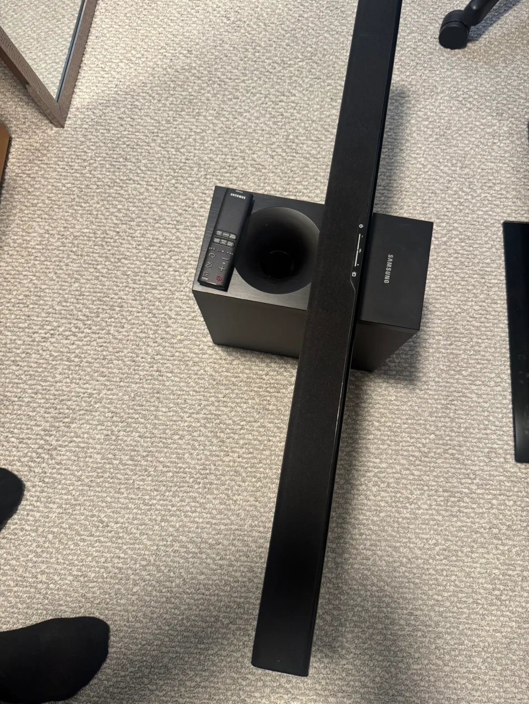 Samsung Soundbar with  Subwoofer thumbnail