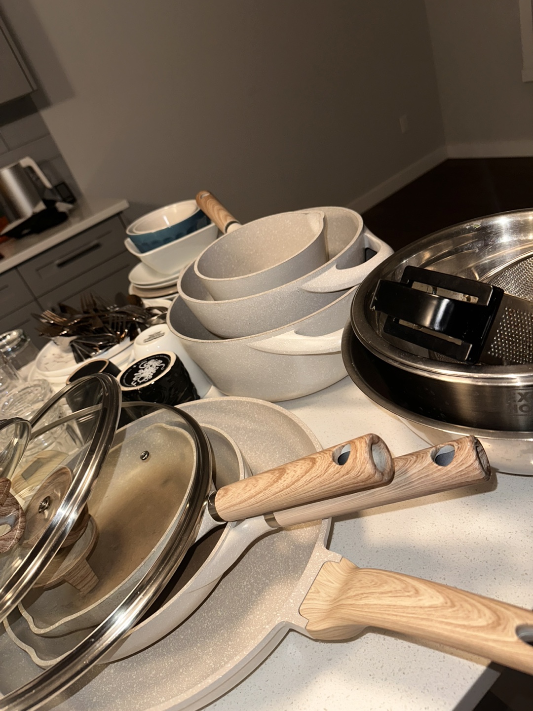 Kitchenware Bundle - Pots, Pans, Dishes, Cutlery & Glasses - photo 3