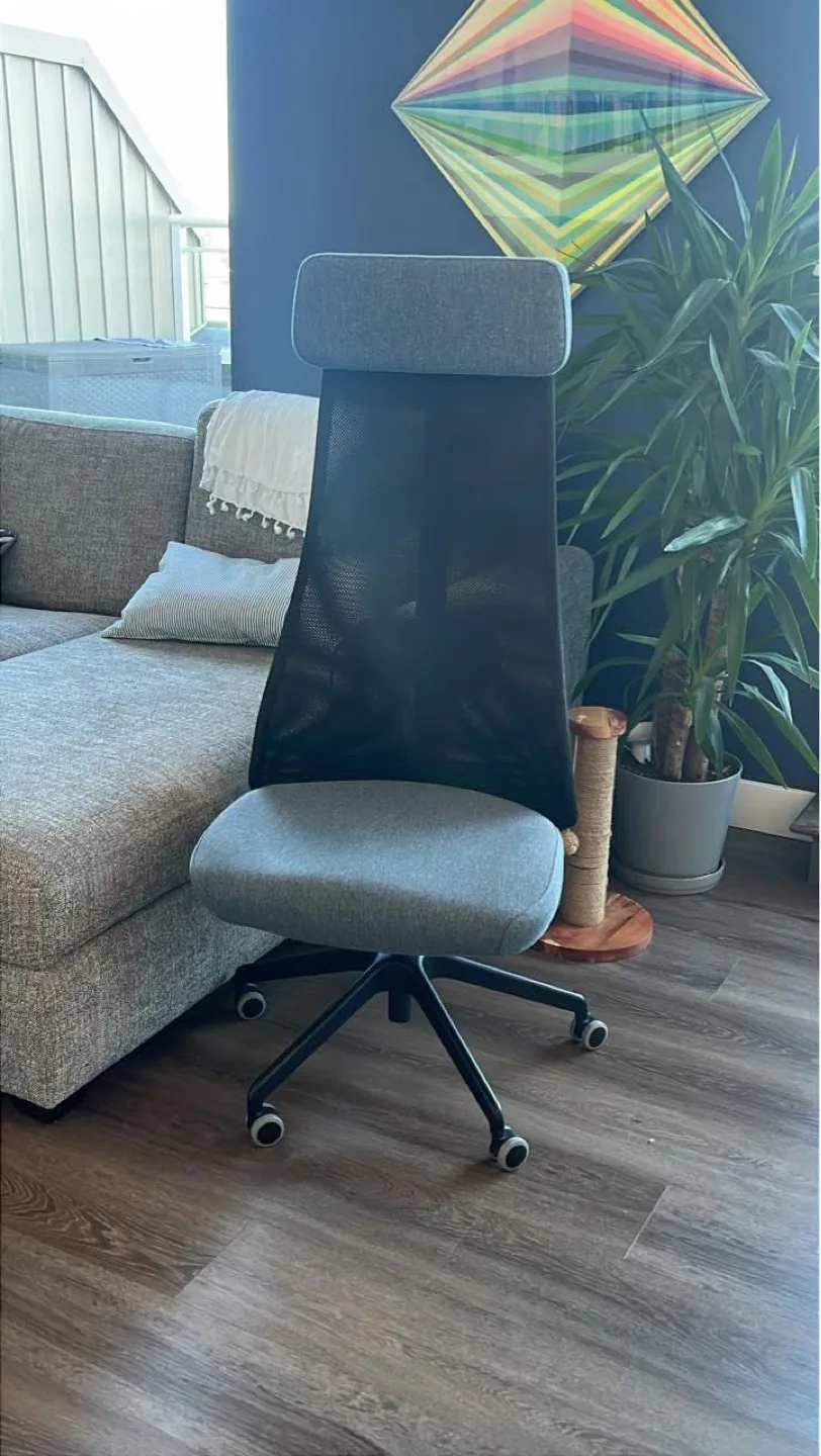 2 Ergonomic Ikea Office Chair with Headrest image indicator(2)