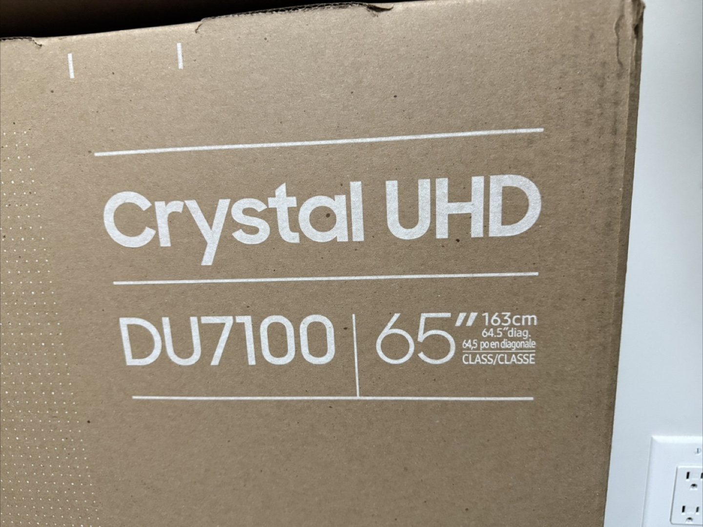Samsung 65" Crystal UHD DU7100 Smart TV - Like New with Box