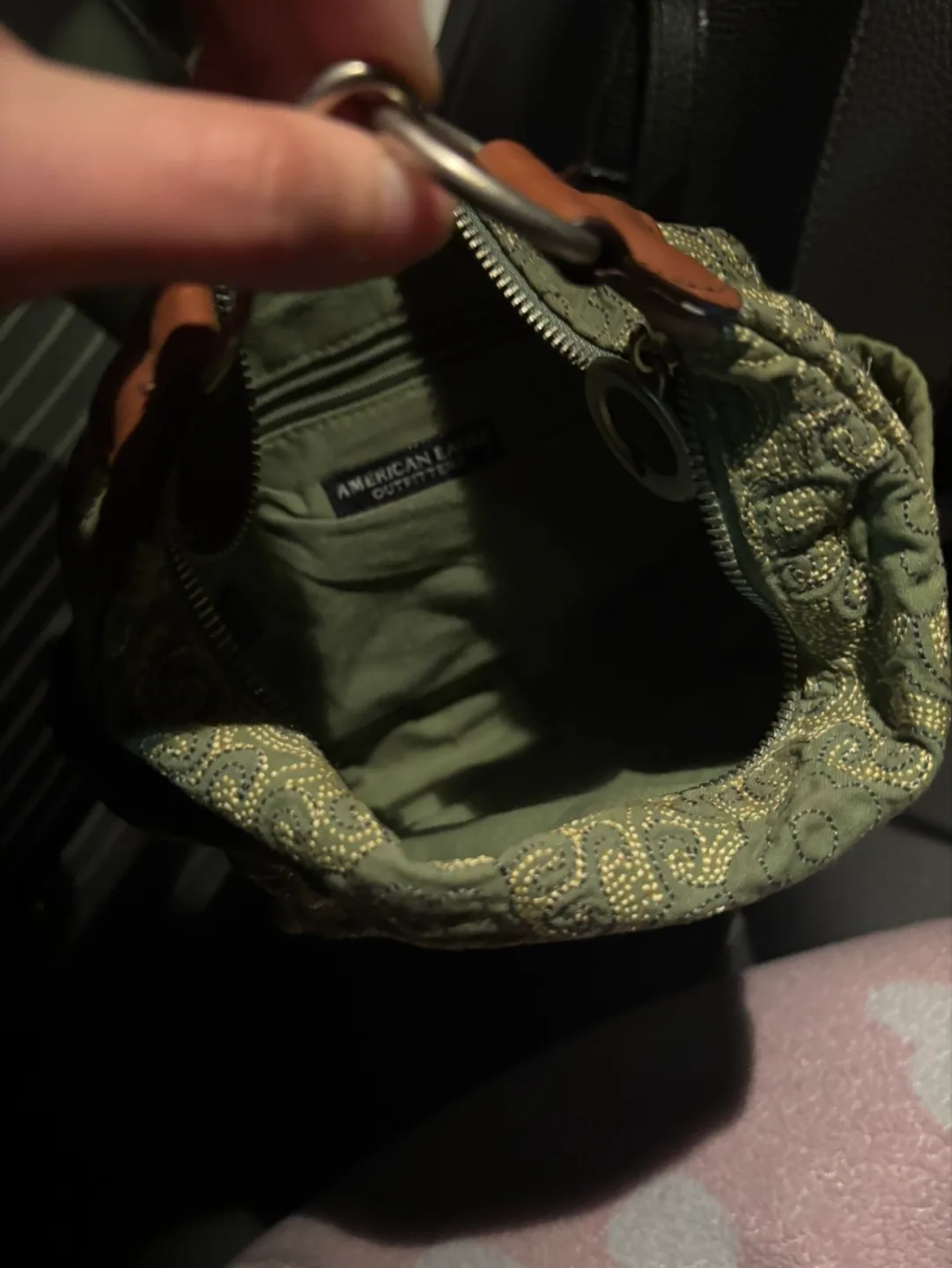 American Eagle Outfitters Olive Green Quilted Bag image indicator(4)