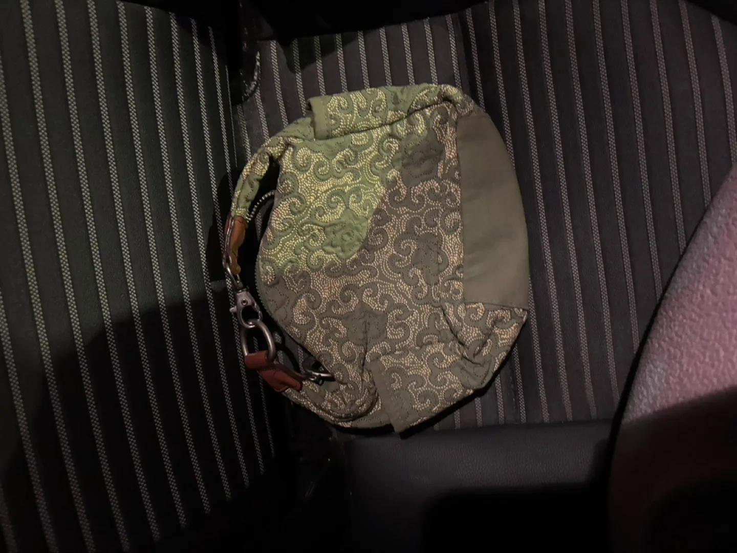 American Eagle Outfitters Olive Green Quilted Bag image indicator(2)