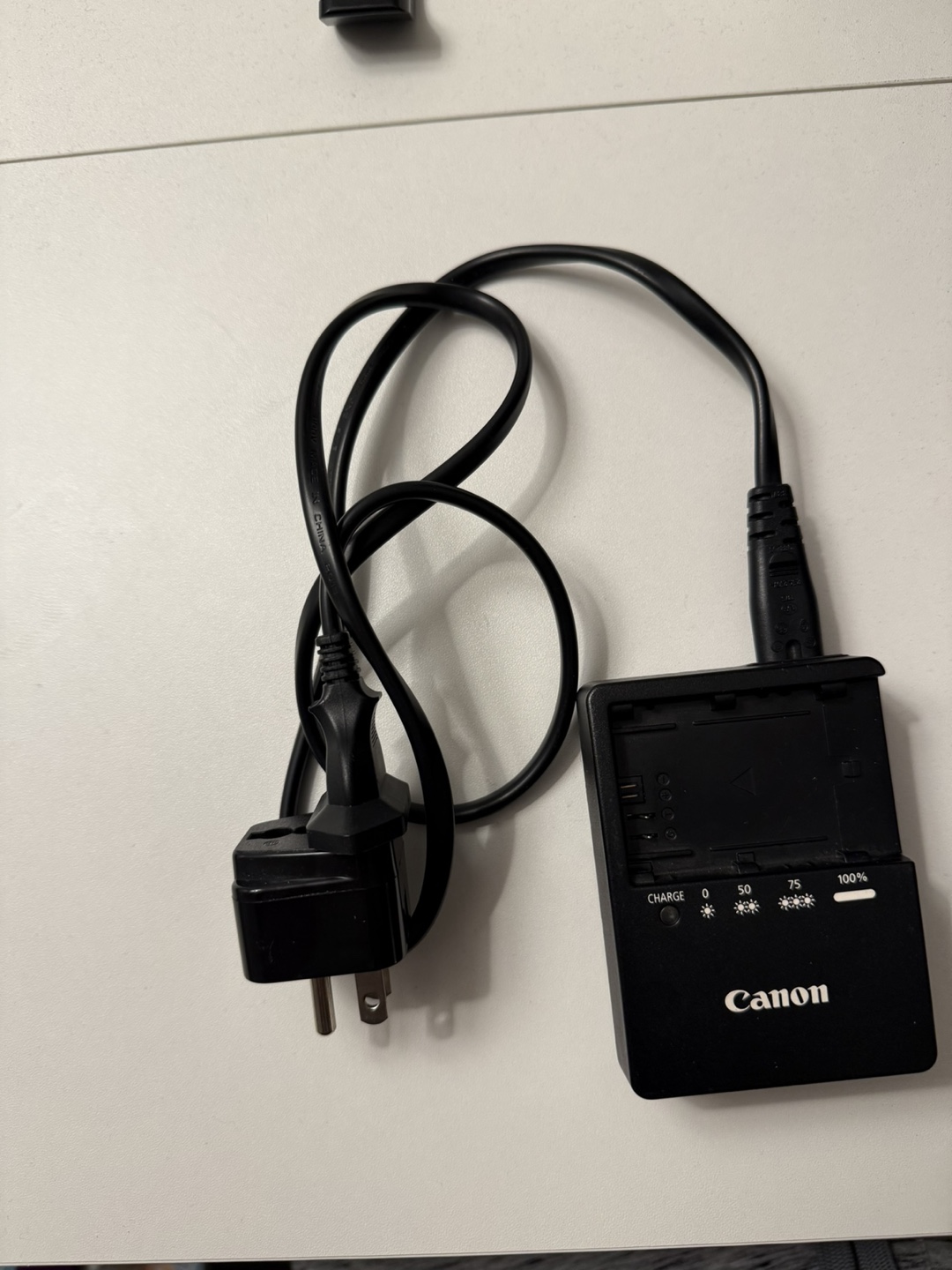 Canon EOS 80D DSLR Camera with Charger and Bag - photo 4