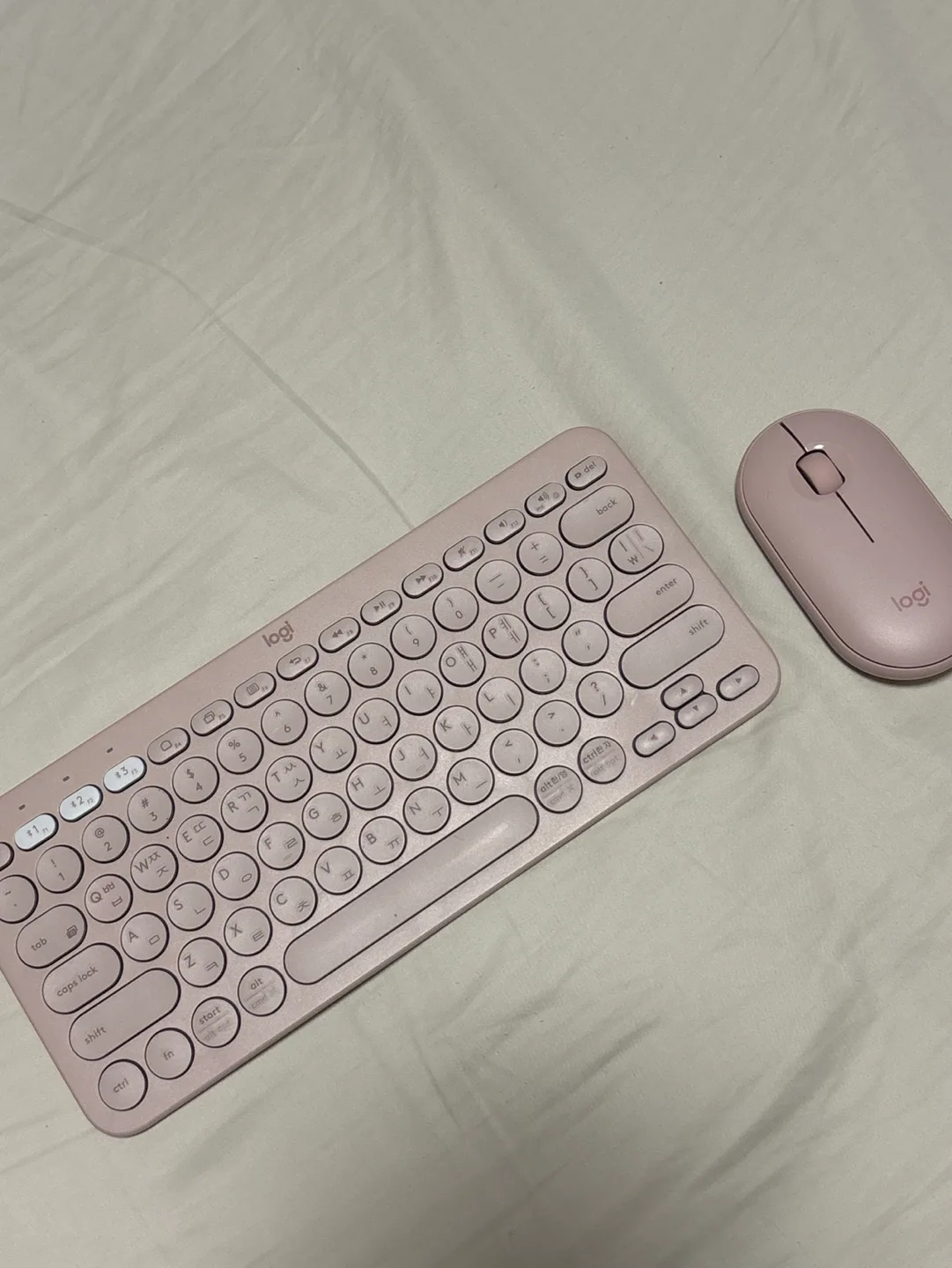 Logitech Wireless Keyboard and Mouse Combo - Pale Pink thumbnail