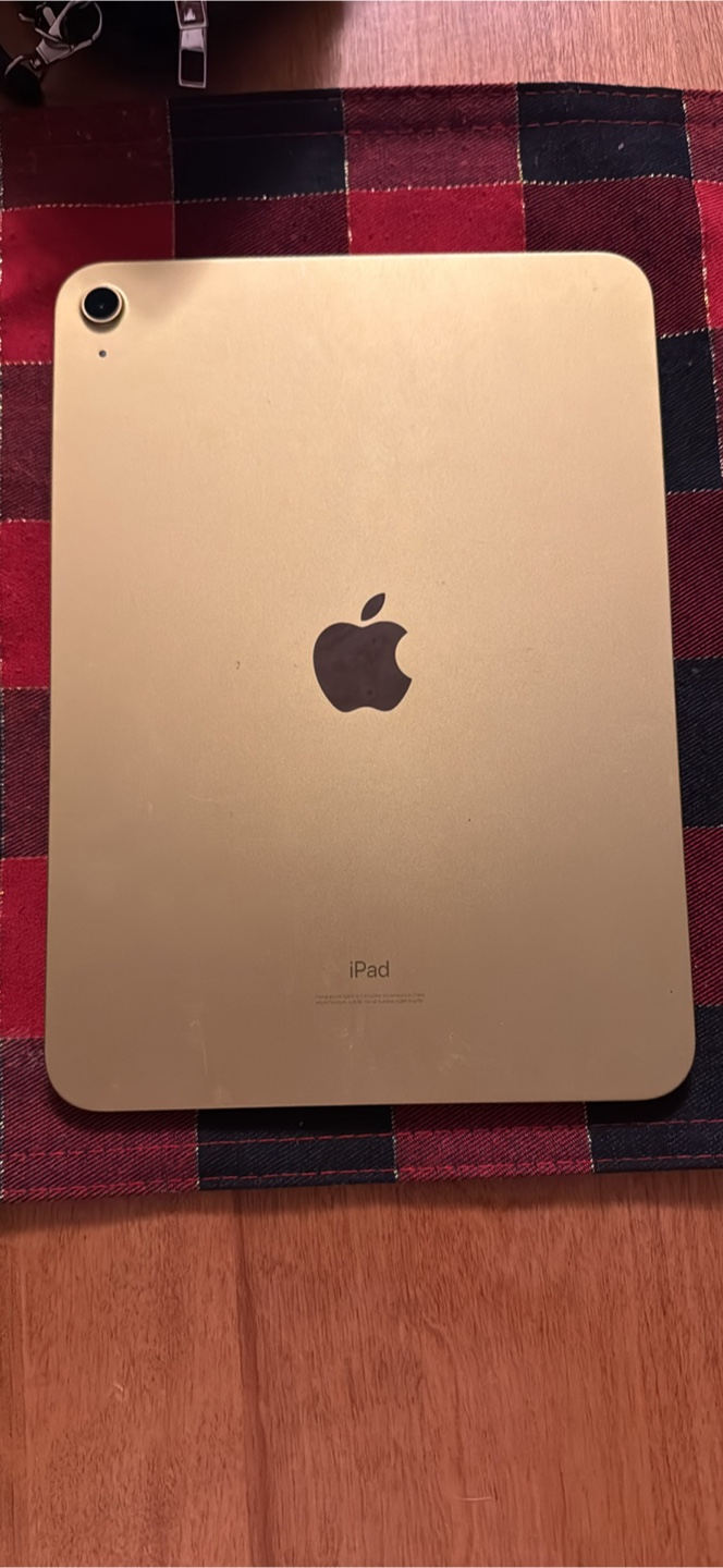 Yellow iPad 10th gen for parts - photo 2