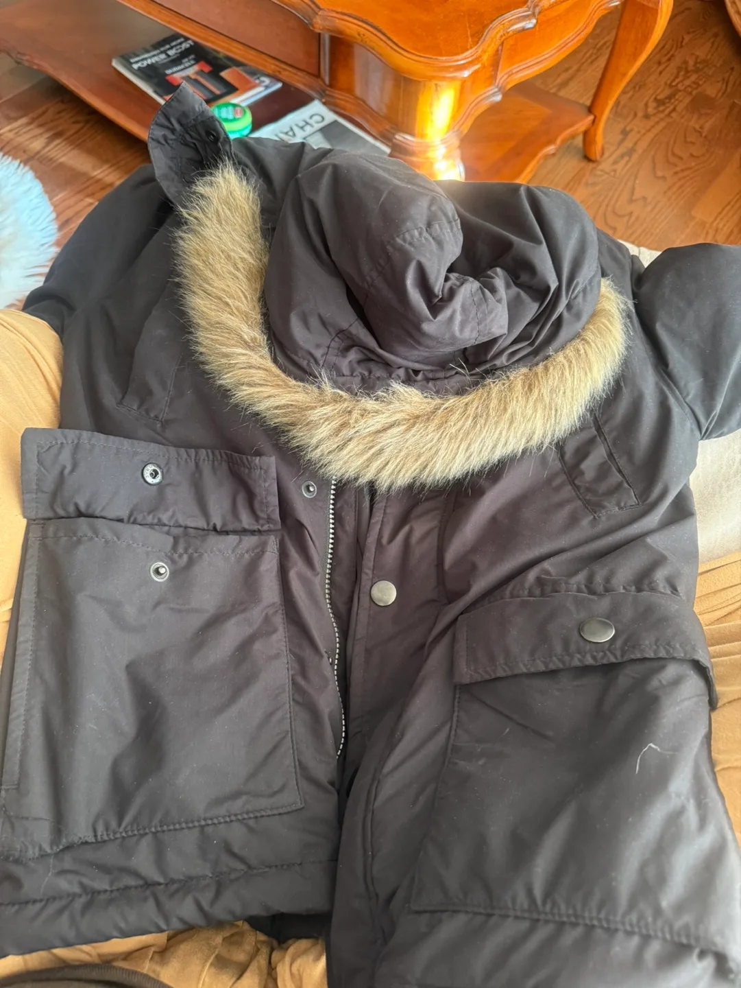 Old navy quilted puffer jacket Black in good condition image indicator(2)