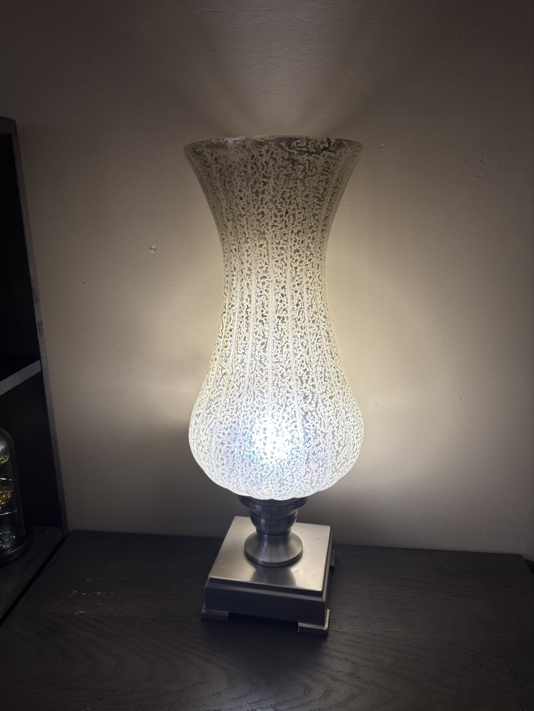 Elegant Glass Table Lamp with Metal Base - photo 3