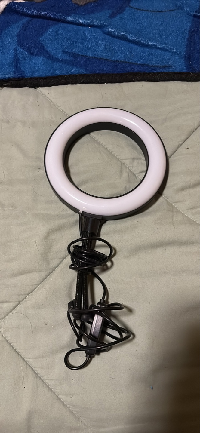 Ring light with stand