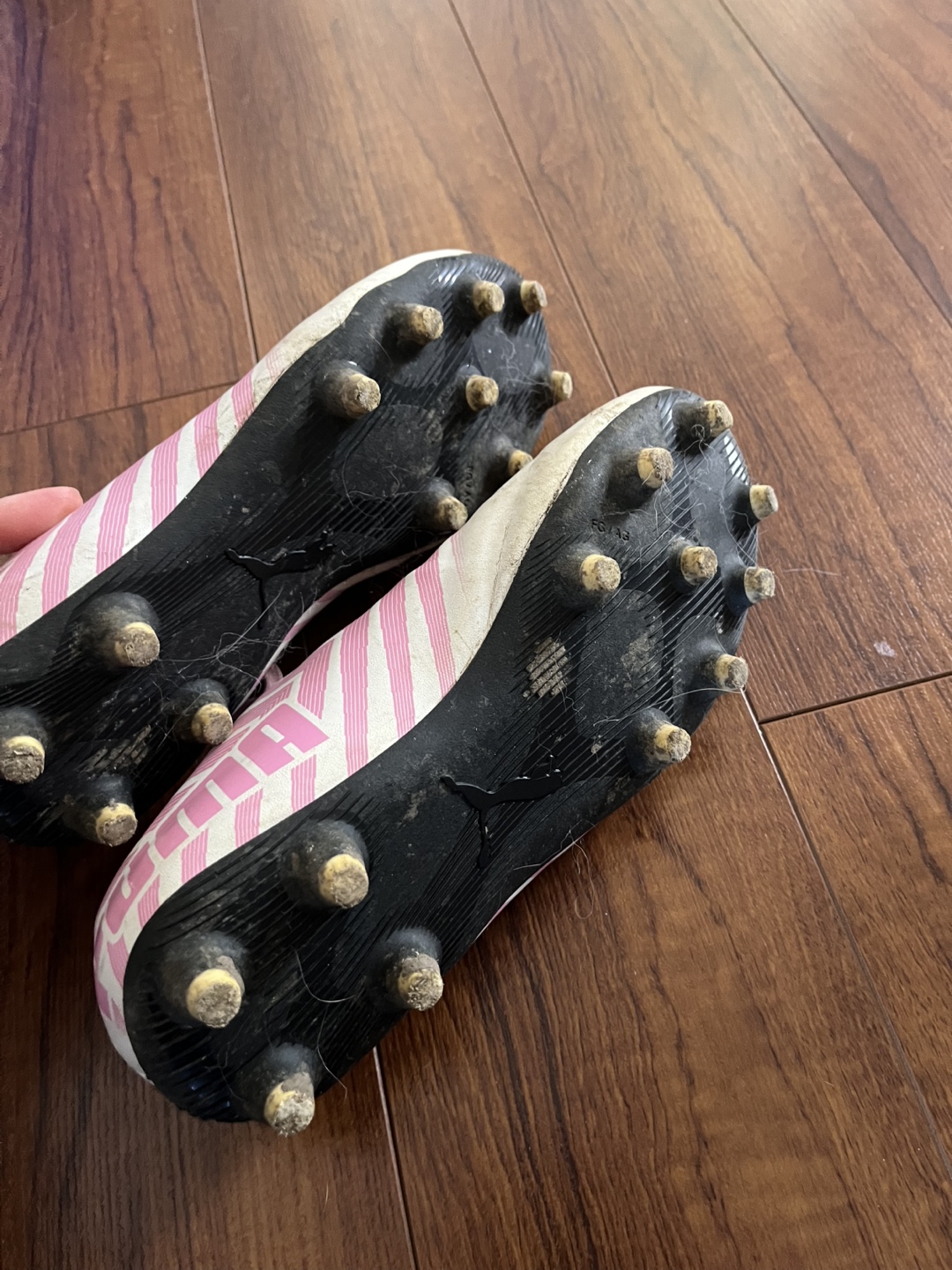 💚Puma Soccer Cleats - Size 3 - photo 2