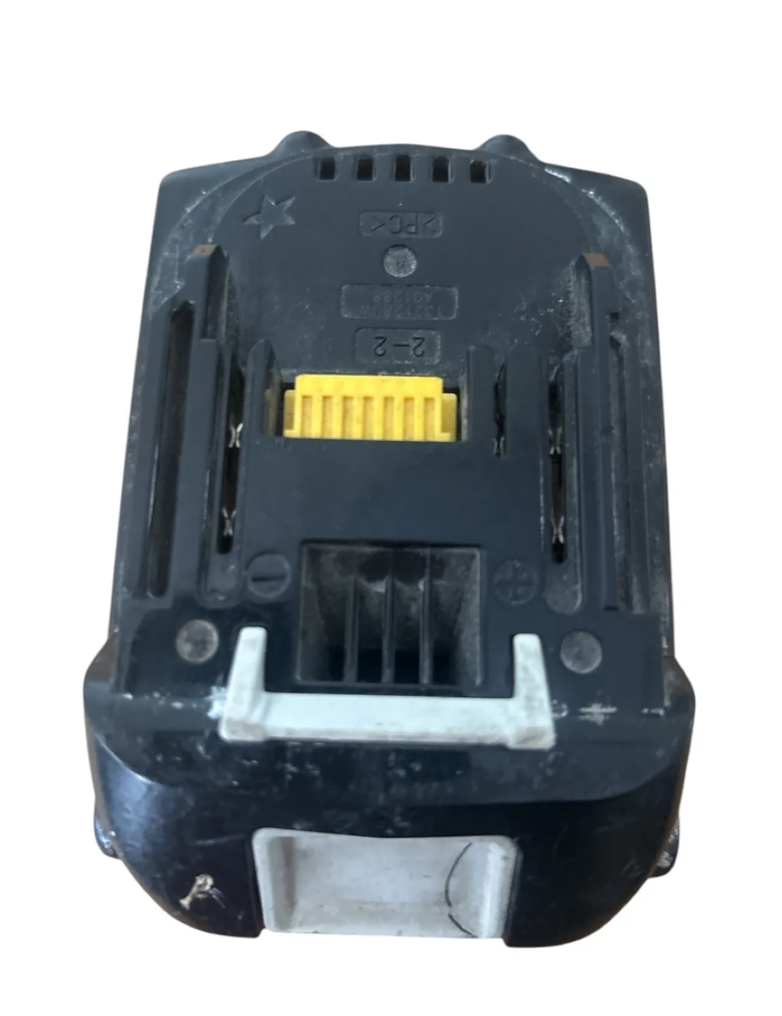 Makita 18V 3.0Ah Lithium-ion Battery image indicator(2)