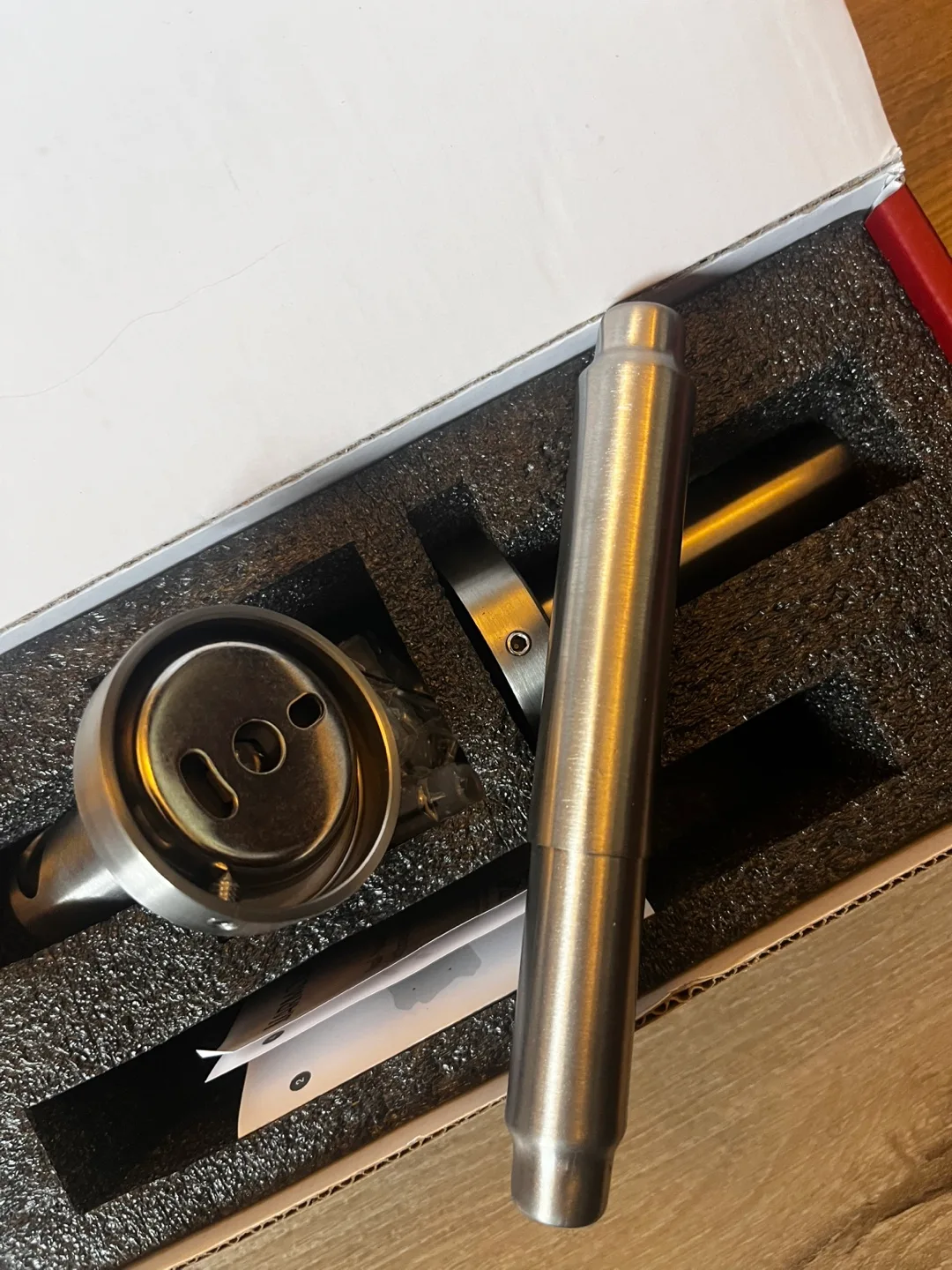 MarmoLux Stainless Steel Toilet Paper Holder image indicator(3)