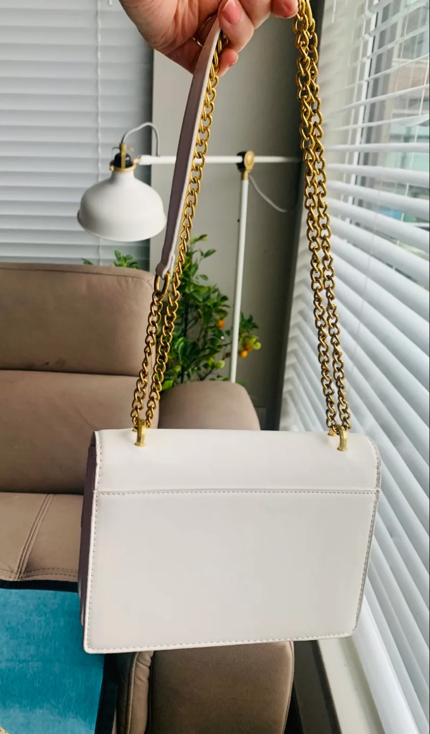 White Crossbody Bag image indicator(4)