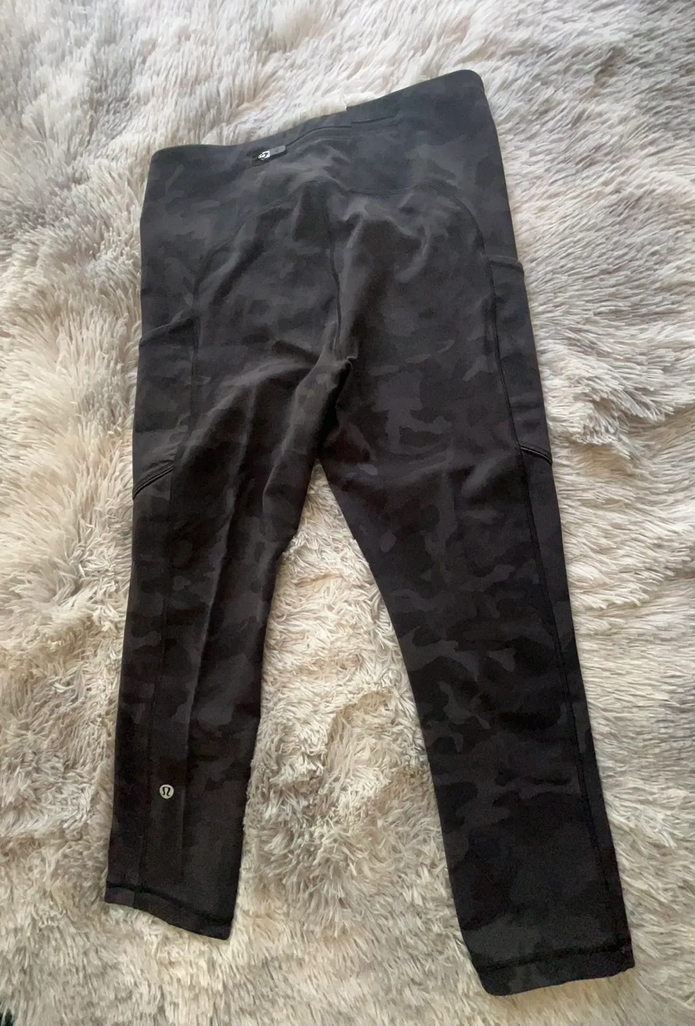 Lululemon Camo 7/8 Leggings image indicator(2)