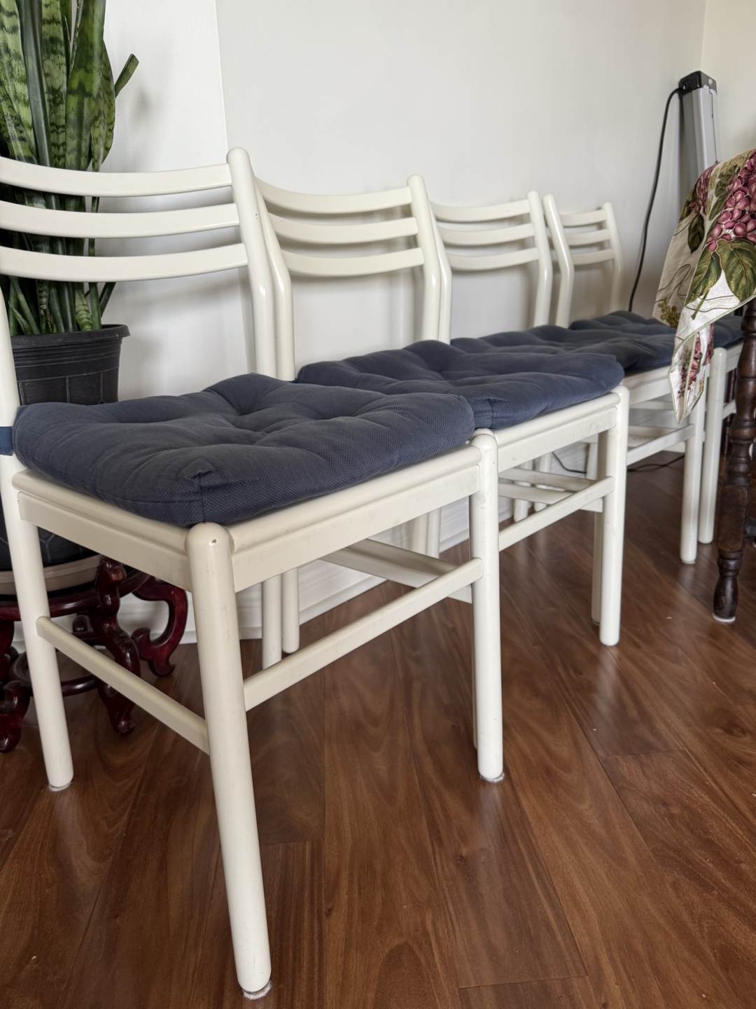 4 white wood dining chairs, comes with chair pads
