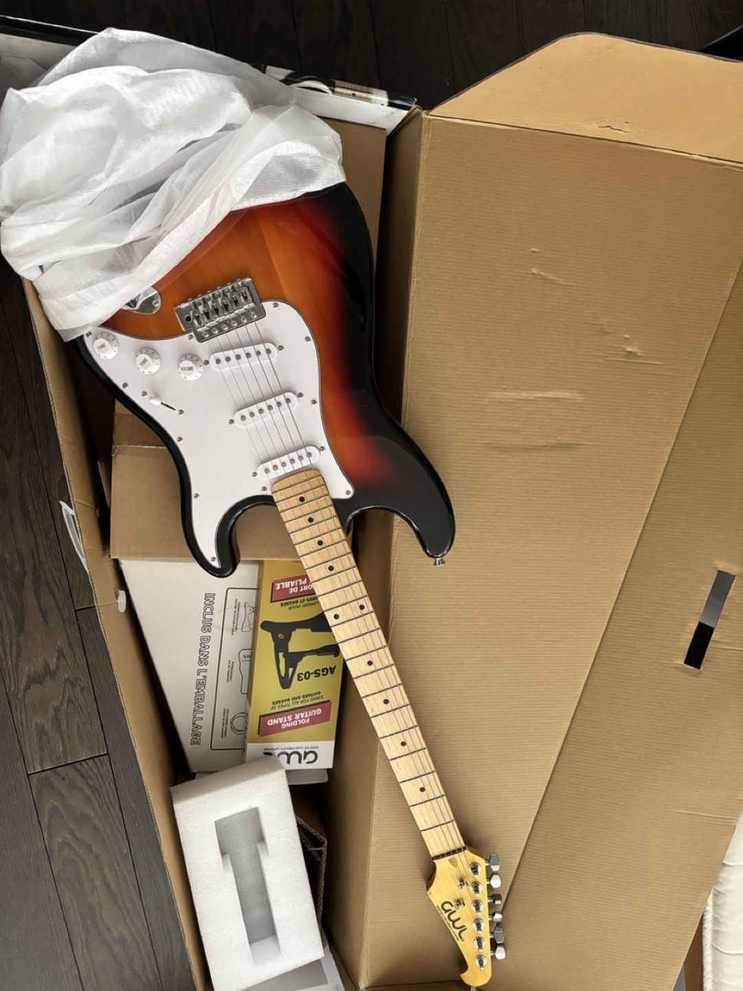 New In box GWL electric guitar pack with amp - photo 2