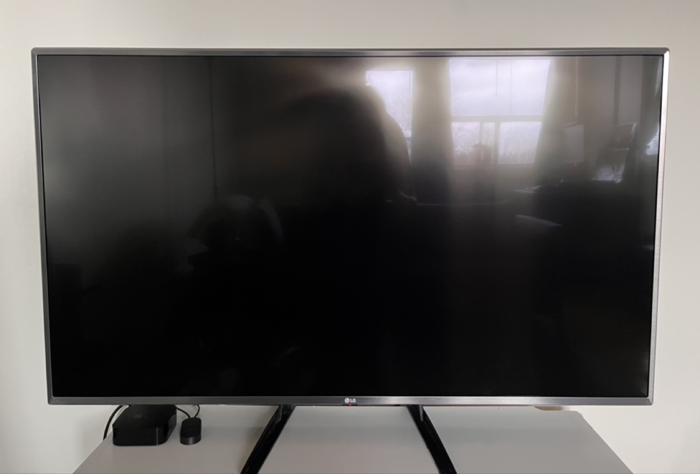 49” LG TV & LED Backlight - PICK UP APRIL 25 - photo 3