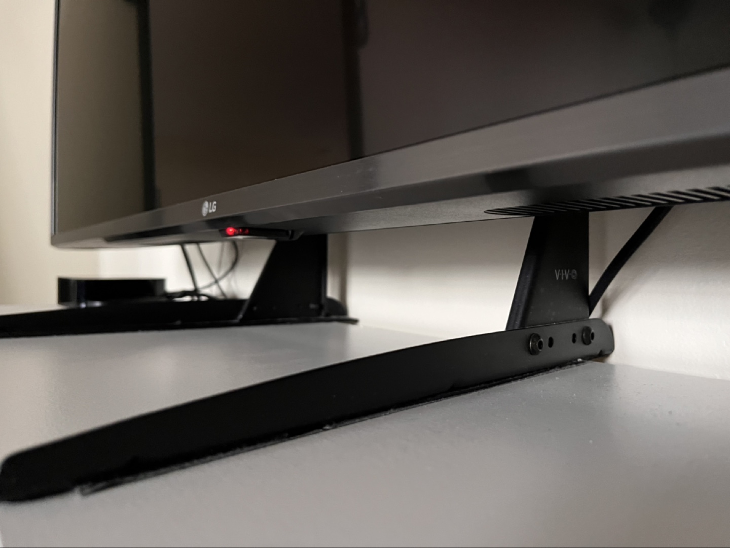 49” LG TV & LED Backlight - PICK UP APRIL 25 - photo 4
