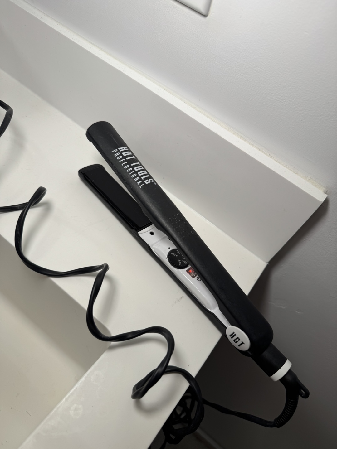 Hot Tools Professional Flat Iron