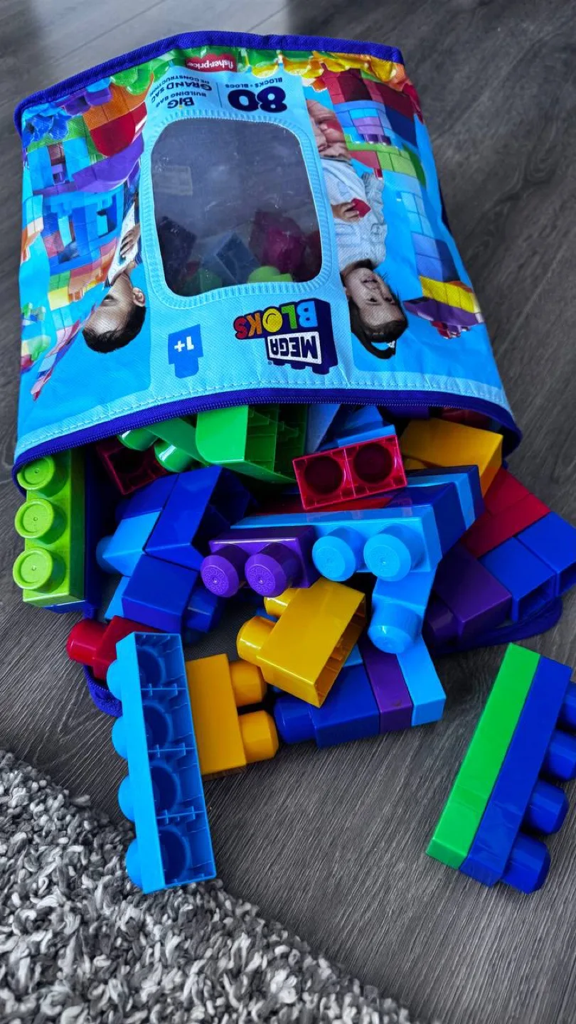 Mega Bloks 80-Piece Building Blocks Set with Storage Bag image indicator(2)