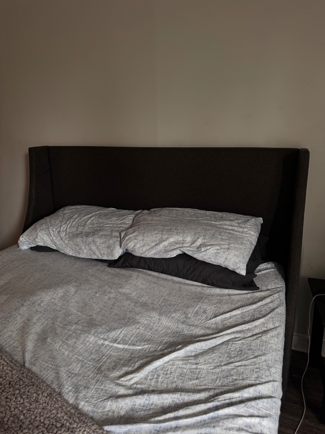 Queen Upholstered Wingback Bed Frame with mattress - photo 4