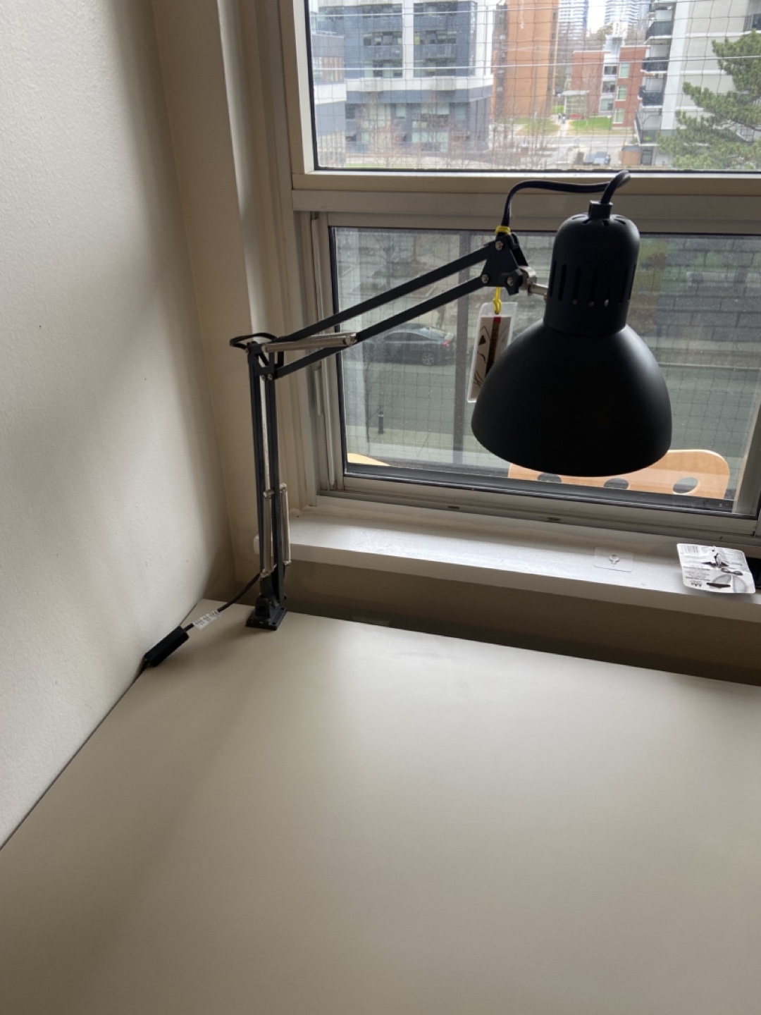 Black adjustable desk lamp - photo 3