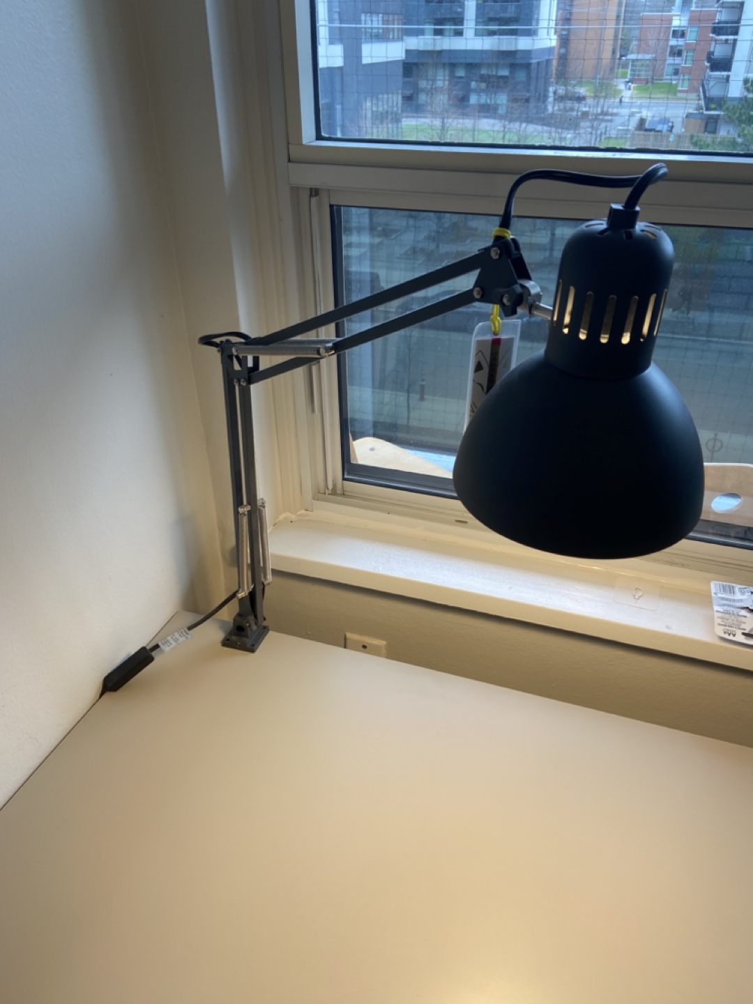 Black adjustable desk lamp - photo 2
