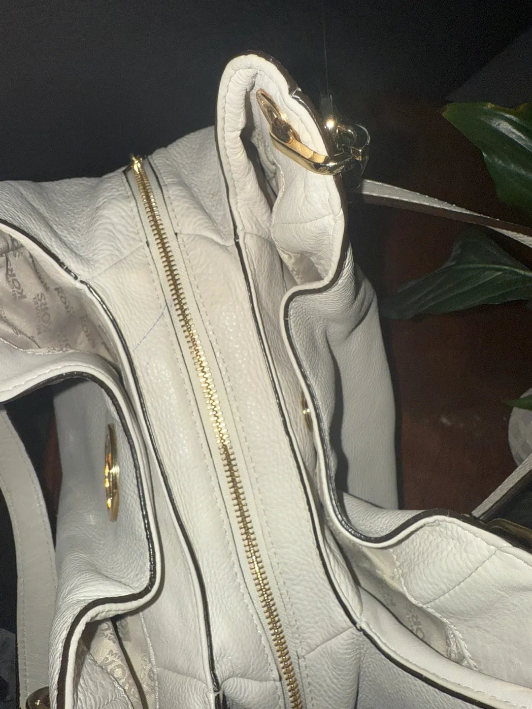 Michael Kors White Leather Hobo Bag image indicator(3)