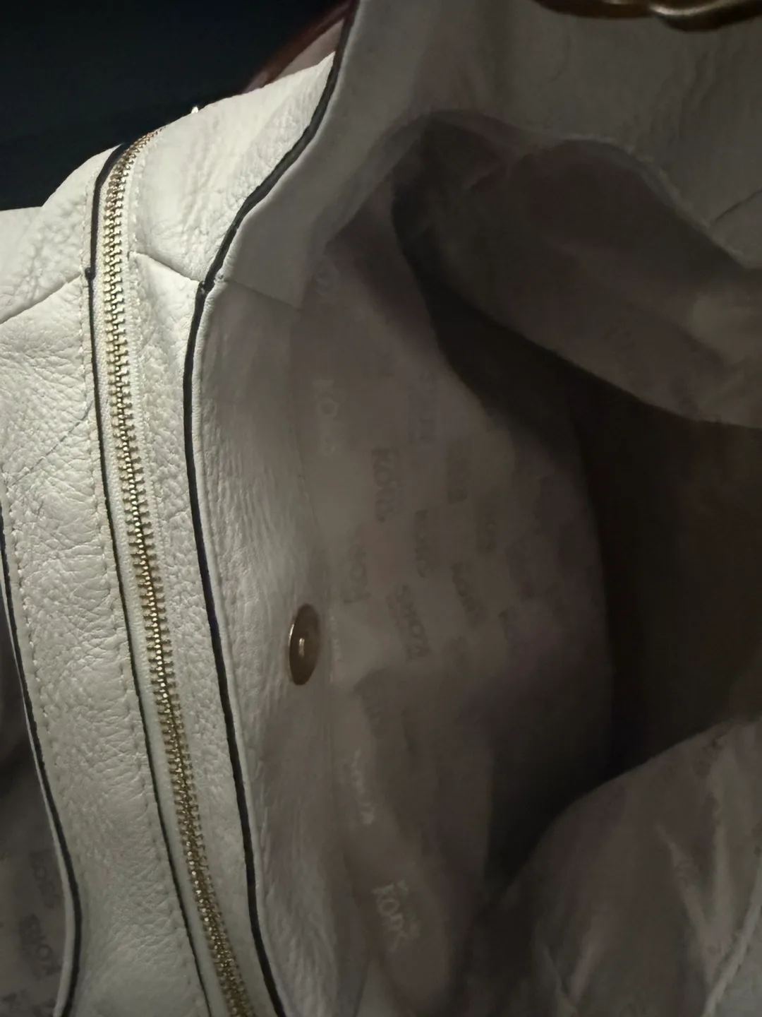 Michael Kors White Leather Hobo Bag image indicator(5)