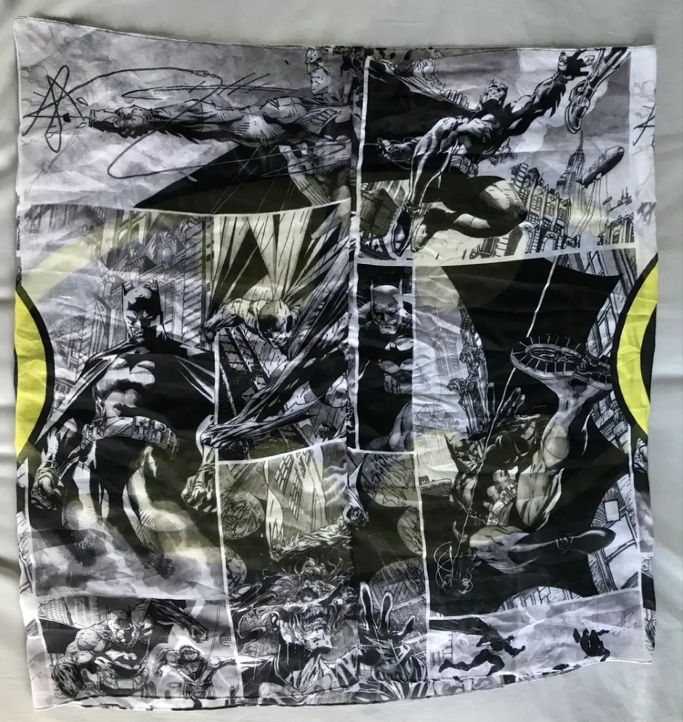 DC Comics Batman Jim Lee Infinity Scarf Brand New image indicator(7)