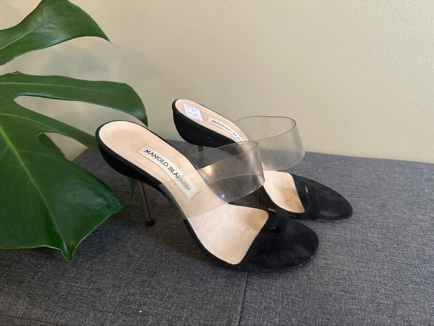 Manalo Blahnik Black Suede Heels thumbnail
