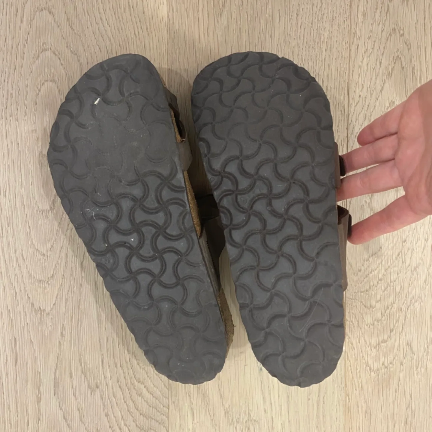 Size 38 women’s Birkenstock sandals image indicator(5)