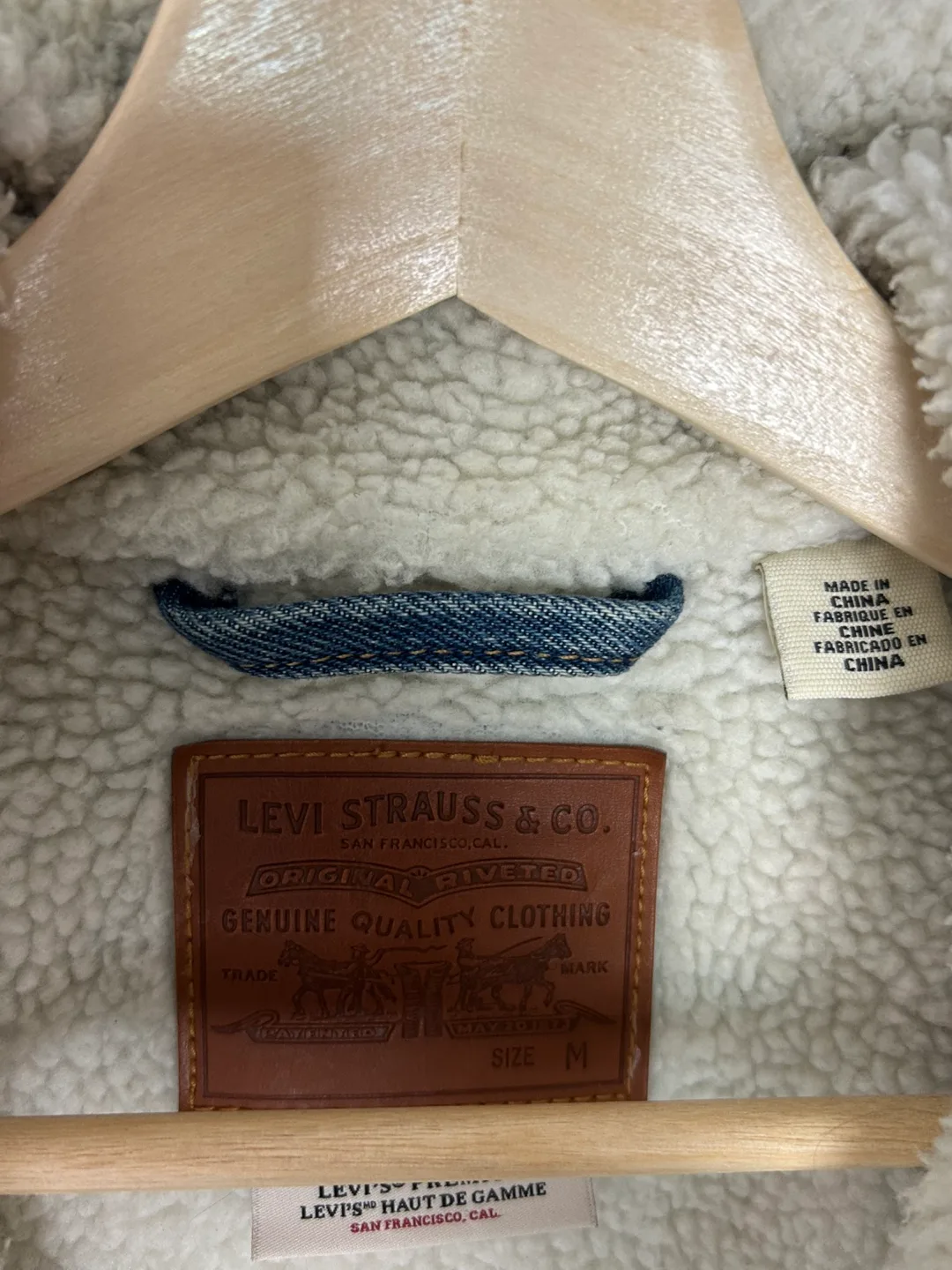 Levi's Sherpa Denim Jacket - Size M image indicator(2)