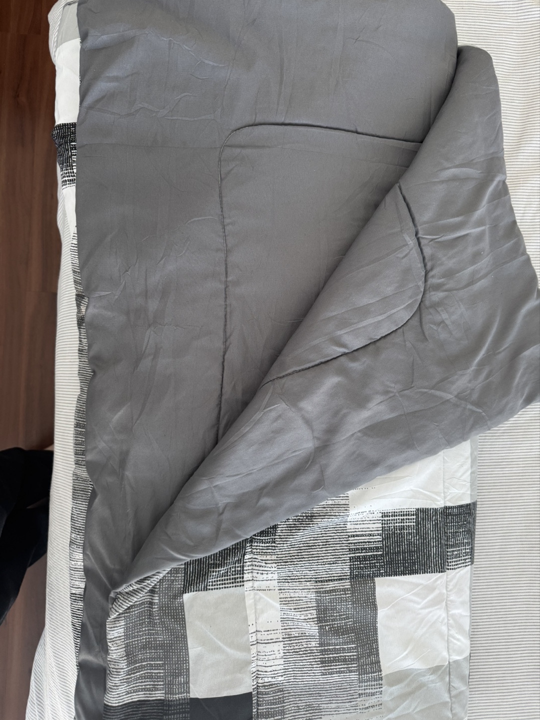 Mainstays Queen Comforter - Grey and Black - photo 2