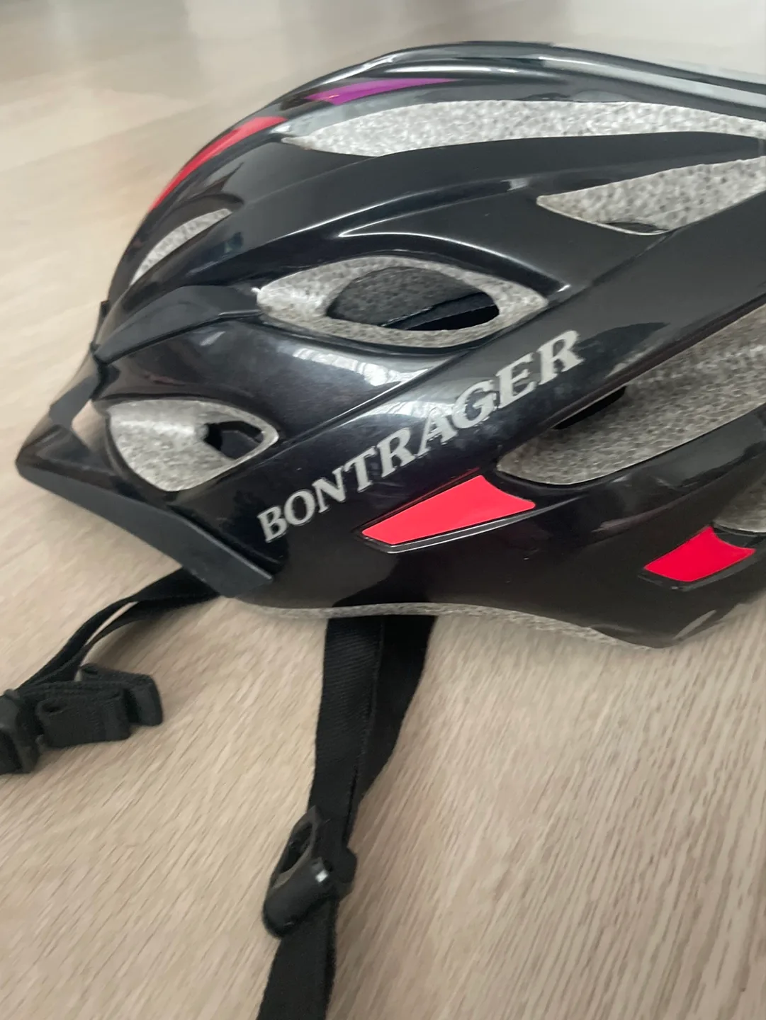 Bontrager Bicycle Helmet image indicator(3)