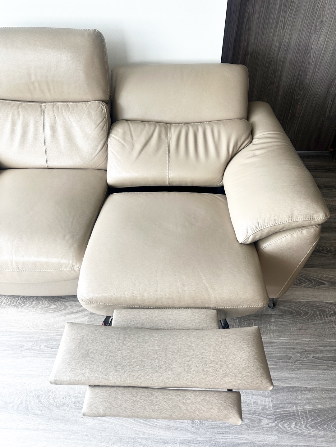 Reclining Leather Loveseat - photo 2