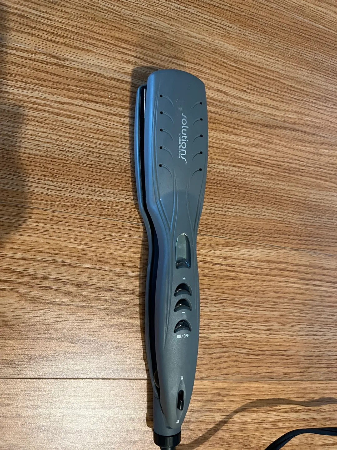 Vidal Sassoon 1 Inch Titanium Wet to Set Straightener thumbnail