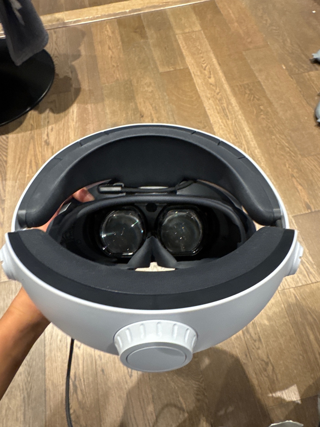 PlayStation VR2 Headset with Controllers - photo 5